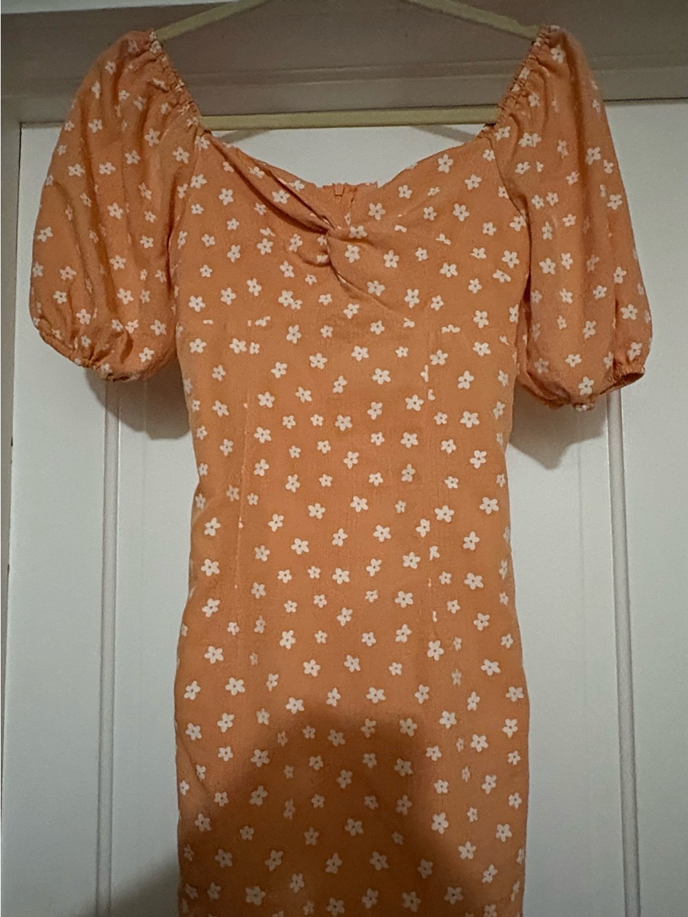 Goodnight Macaroon Peach Floral Puff-Sleeve Mini Dress Size Small - Picture 1 of 5